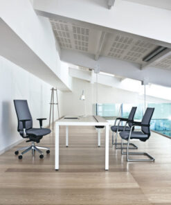 kastel poltrone operative kontat 01 376x564 1