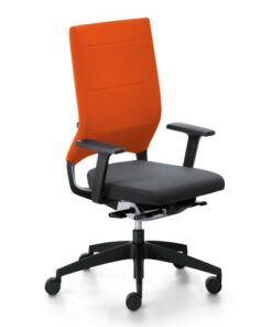 quarterback gestoffeerde rugleuning oranje zijkant 2 e1666007565473